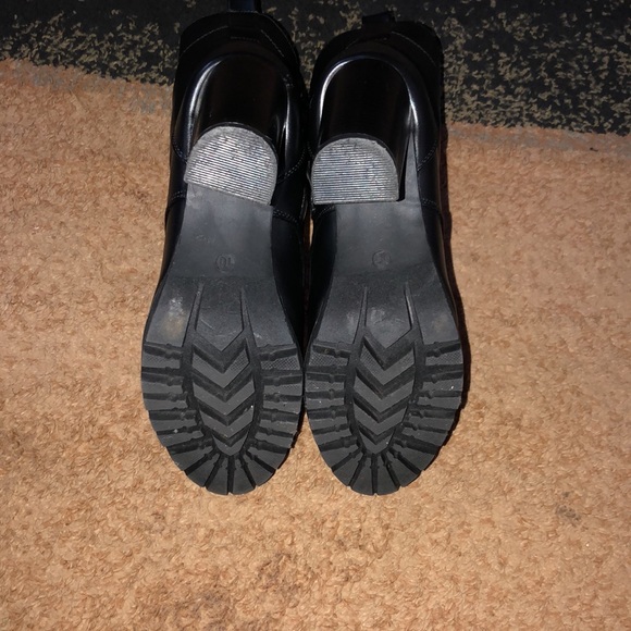 Heels - Picture 4 of 4